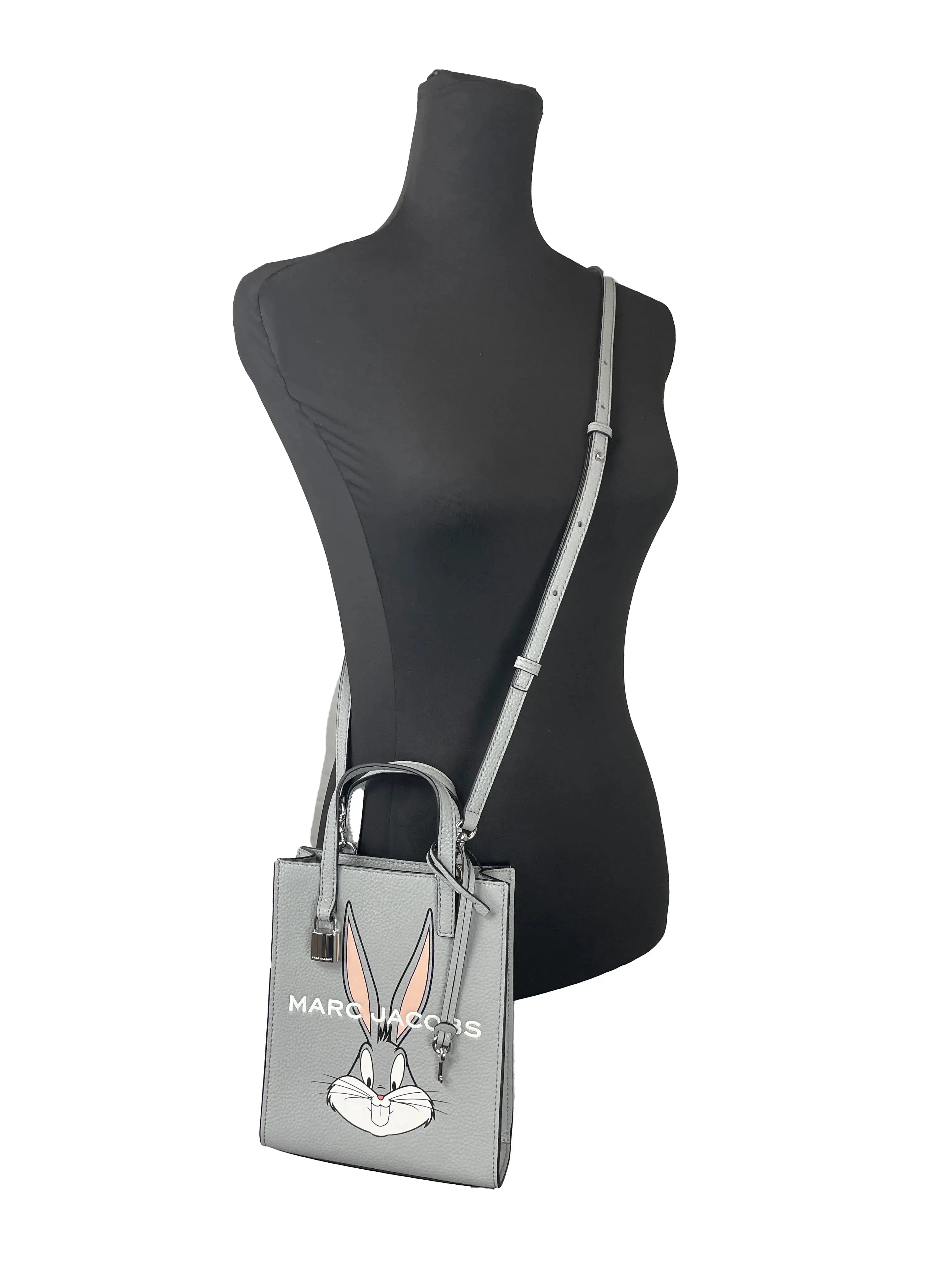 Marc Jacobs Bugs Bunny Grind Bag – Looney Tunes Leather Crossbody Tote